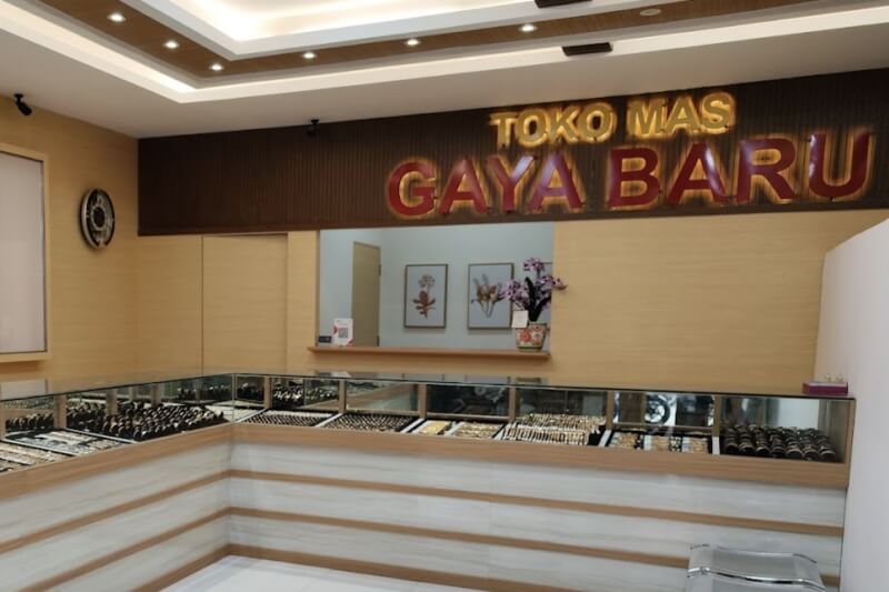 Shimmering Gold at Kawunganten Heart: The Story of Toko Emas Gaya Baru